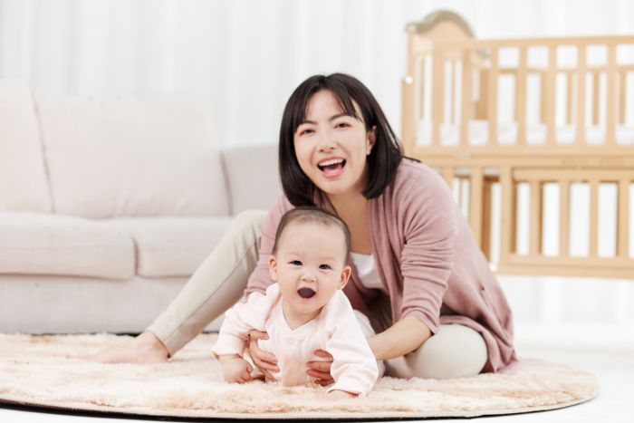 1630483175377234.jpg 攝圖網(wǎng)_501728694_開(kāi)心的嬰兒寶寶和月嫂形象(企業(yè)商用).jpg