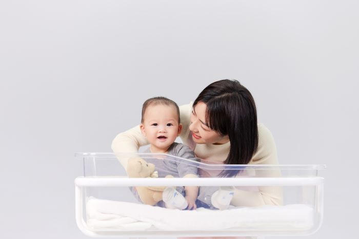 1640425062706115.jpg 攝圖網_501725303_月嫂照顧新生兒溫馨互動(企業商用).jpg